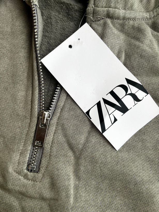 دورس اورجینال مردانه نیمزیپ برند ZARA تو کرک رنگ زیتونی